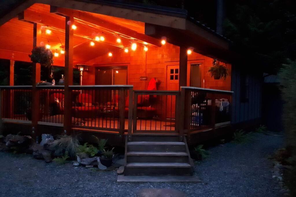 Cozy Corner Cottage Port Renfrew Exteriér fotografie